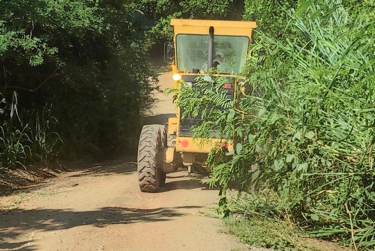Manutenção na Estrada do Jabaquara reforça segurança de moradores, visitantes e transporte escolar copiar