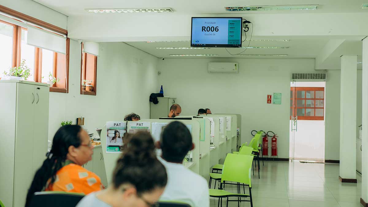 PAT de Ilhabela divulga novas vagas com destaque para setor alimentício e salários de até R 4,7 mil b